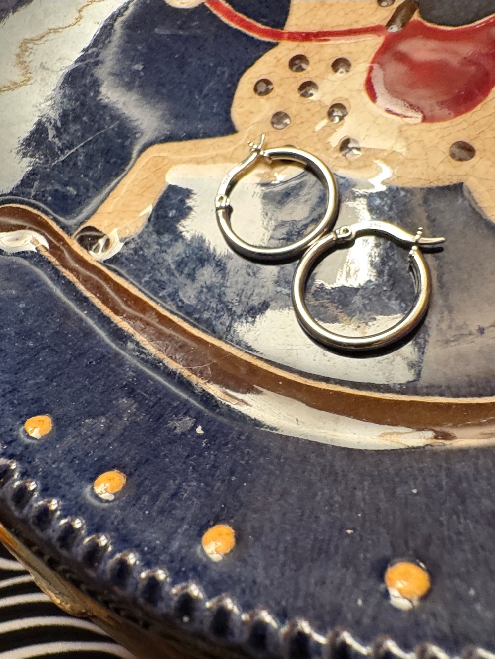 (2) pairs of Sterling Silver hoop earrings - Picture 3 of 4